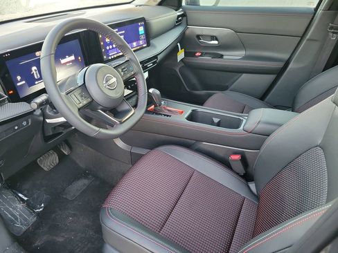New 2026 Nissan Kicks SR FWD image 7