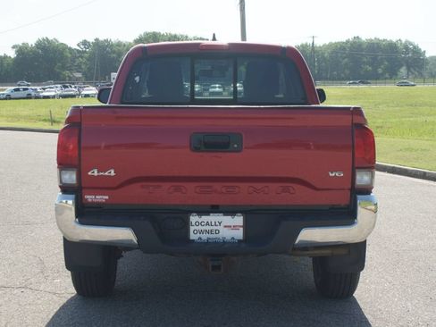 Used 2018 Toyota Tacoma SR5 AWD/4WD image 3