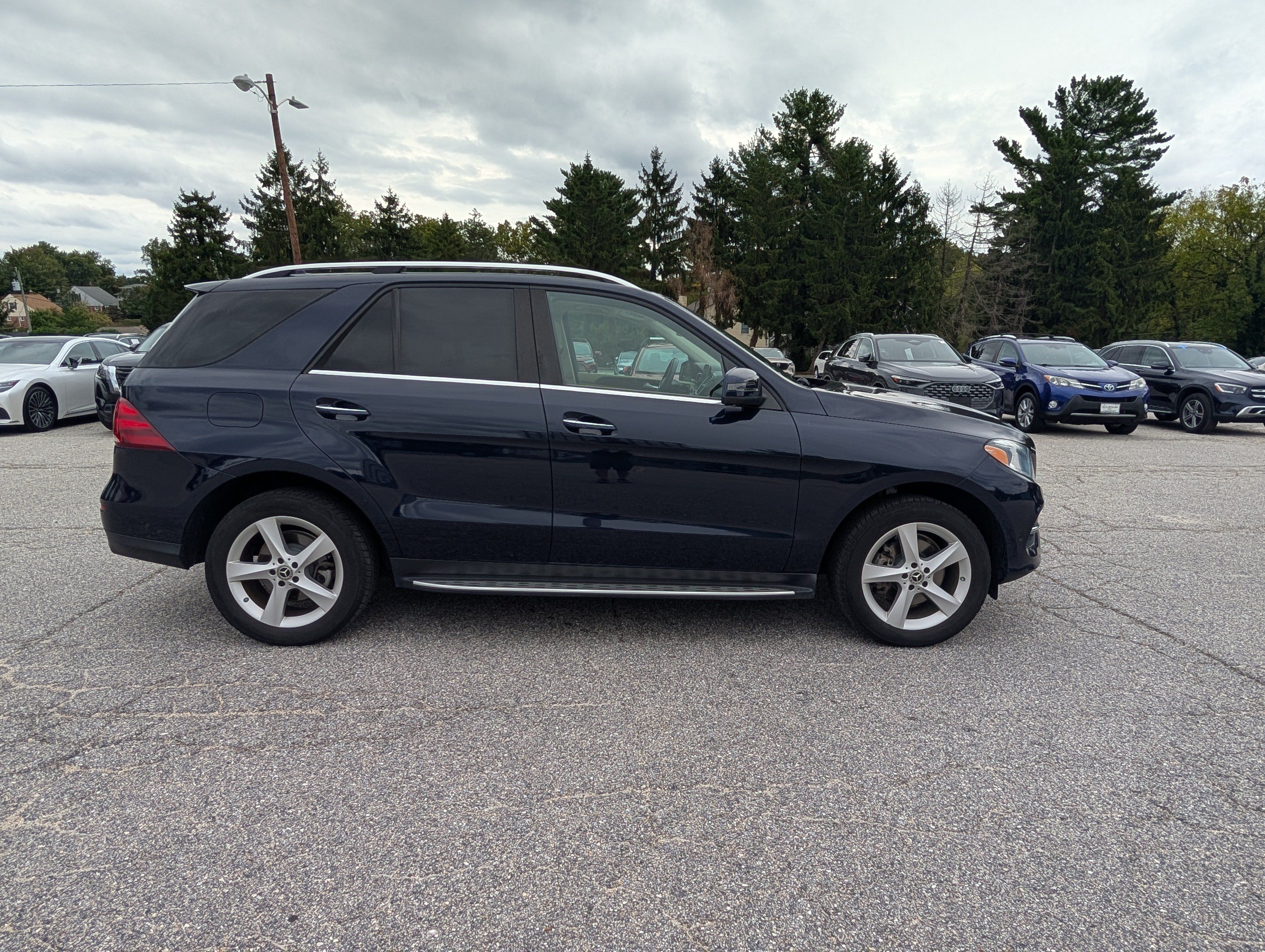 Used 2018 Mercedes-Benz GLE 350 4MATIC image 2