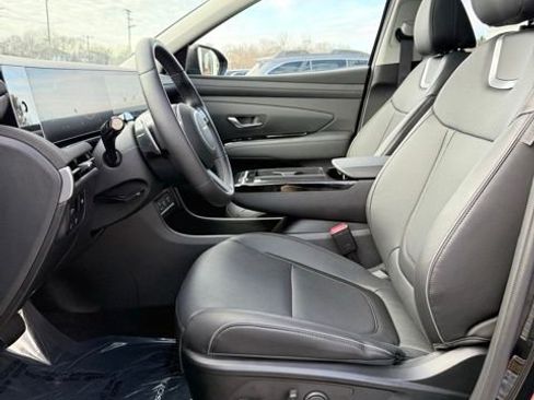 Used 2025 Hyundai Tucson Limited AWD/4WD image 15