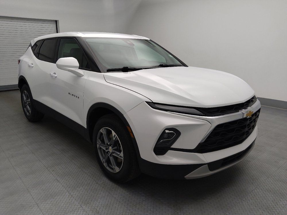 Used 2025 Chevrolet Blazer LT FWD image 13