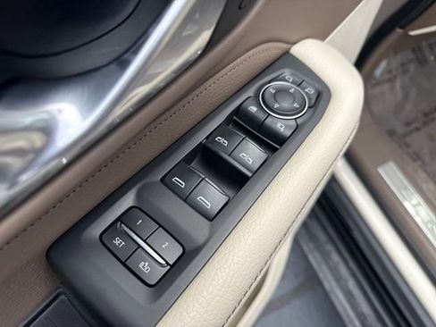 Used 2021 GMC Yukon Denali image 11