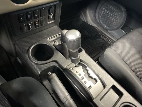 Used 2013 Toyota FJ Cruiser 4WD image 15