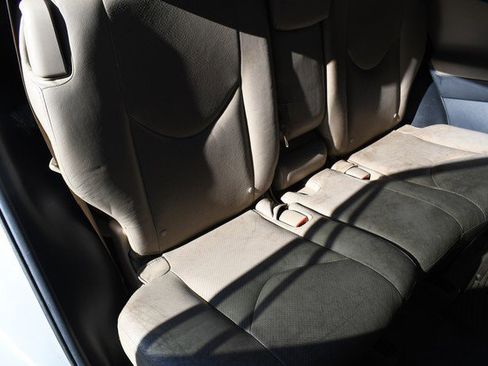 Used 2012 Toyota RAV4 Limited image 29