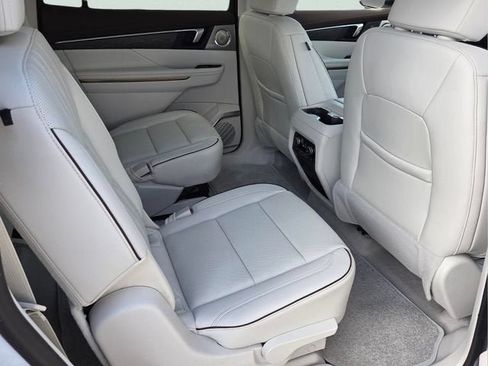 New 2026 Buick Enclave Avenir w/ Super Cruise Package AWD/4WD image 18