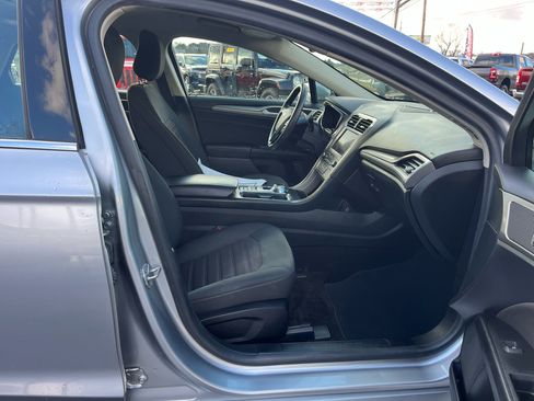 Used 2020 Ford Fusion SE image 26