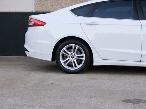 Used 2018 Ford Fusion SE image 12