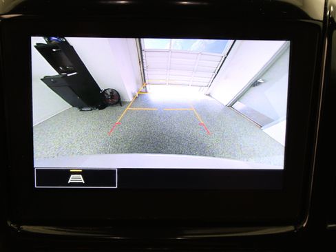 Used 2022 Chevrolet Traverse LT FWD image 21