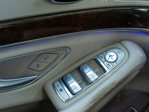 Used 2017 Mercedes-Benz S 550 4MATIC Sedan image 29
