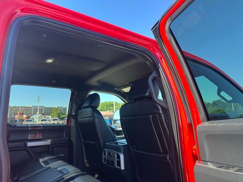 Used 2022 Ford F250 Lariat w/ Lariat Ultimate Package AWD/4WD image 8