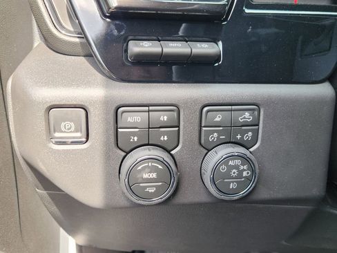 New 2026 Chevrolet Silverado 1500 ZR2 w/ Dark Appearance Package image 28