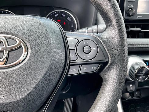 Used 2022 Toyota RAV4 XLE AWD/4WD image 23