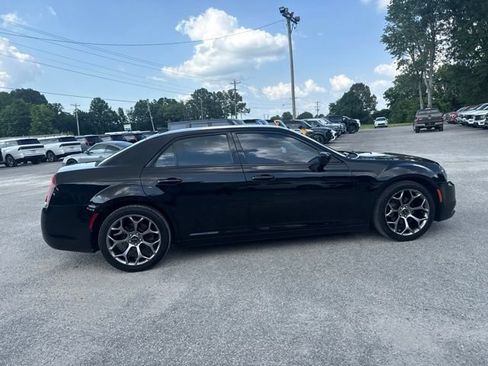 Used 2018 Chrysler 300 Touring w/ Sport Appearance Package RWD image 18