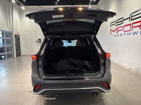 Used 2022 Toyota Highlander XSE image 30