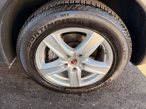 Used 2014 Porsche Cayenne Platinum Edition image 42