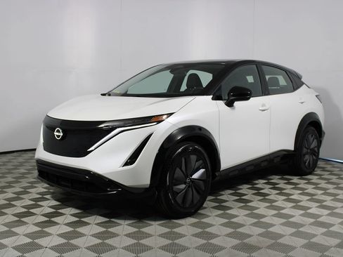 Used 2023 Nissan Ariya AWD image 5