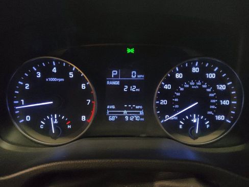 Used 2017 Hyundai Elantra SE image 23