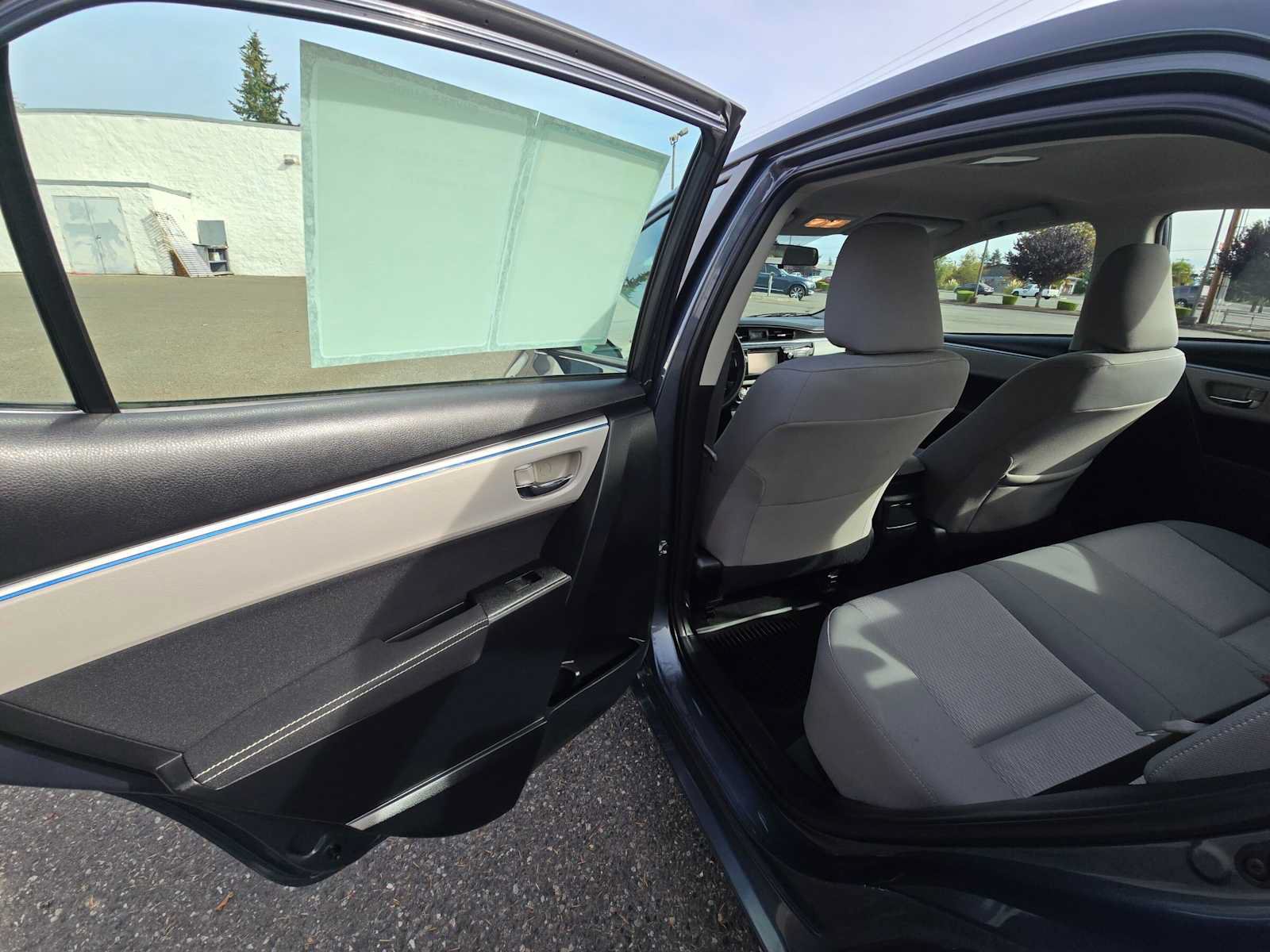 Used 2014 Toyota Corolla LE FWD image 14
