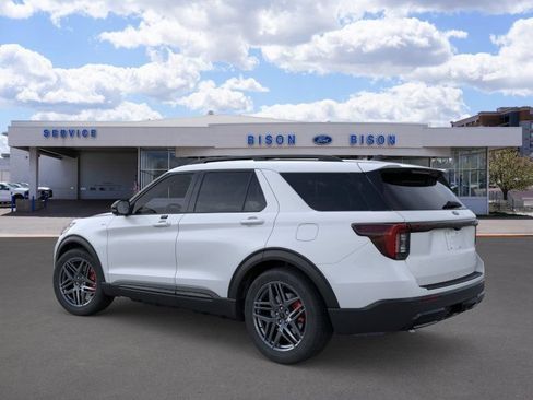 New 2026 Ford Explorer ST-Line w/ ST-Line Street Pack AWD/4WD image 4