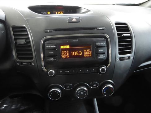 Used 2018 Kia Forte LX image 14