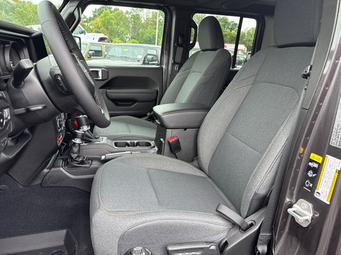 New 2025 Jeep Wrangler Willys AWD/4WD image 8