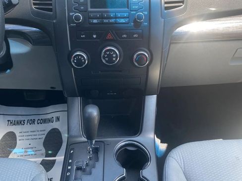 Used 2013 Kia Sorento LX AWD/4WD image 13