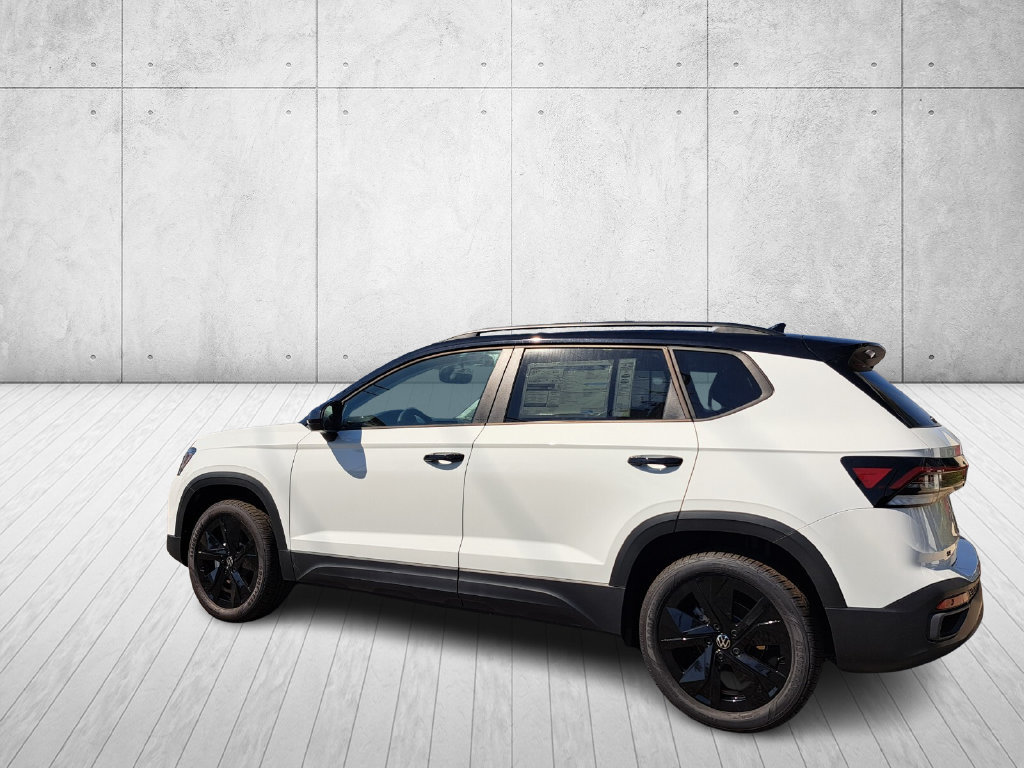 New 2026 Volkswagen Taos SE FWD image 7
