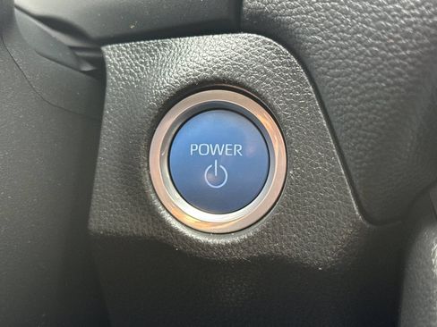 Used 2022 Toyota RAV4 SE w/ Weather & Moonroof Package AWD/4WD image 23