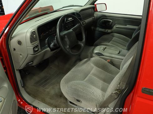 Used 1998 Chevrolet Silverado 1500 2WD Regular Cab w/ Preferred Equipment Group 2 image 4