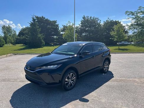 Used 2022 Toyota Venza LE AWD/4WD image 1