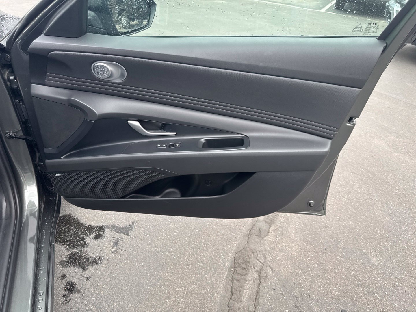 Used 2025 Hyundai Elantra Limited FWD image 10
