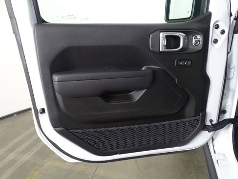 New 2024 Jeep Wrangler Unlimited Rubicon w/ Convenience Group image 16