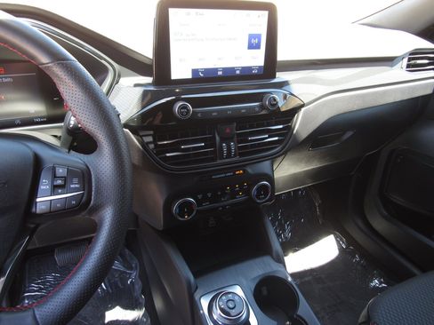 Used 2025 Ford Escape ST-Line FWD image 17