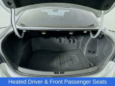 Used 2019 Chevrolet Malibu Hybrid w/ Leather Package image 35