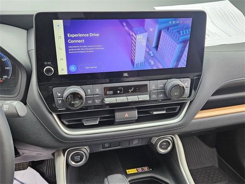 Used 2024 Toyota Grand Highlander Limited image 18