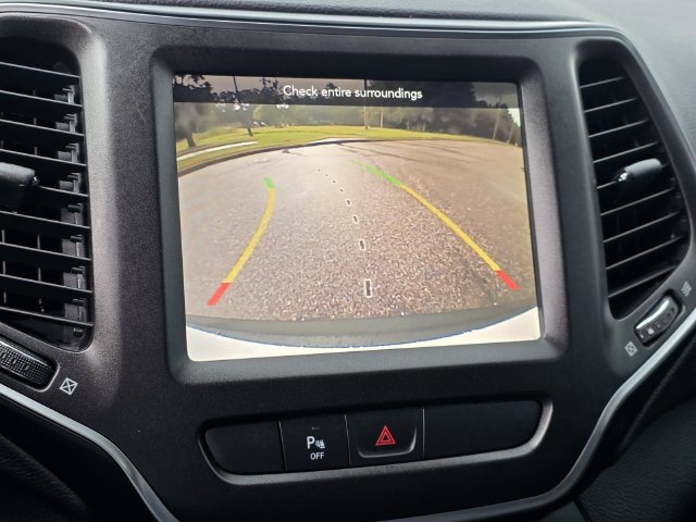 Used 2019 Jeep Cherokee Trailhawk AWD/4WD image 15