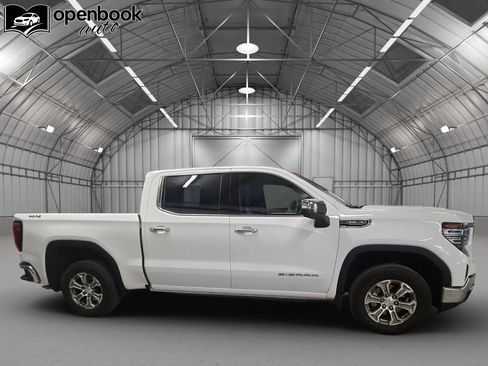 Used 2025 GMC Sierra 1500 SLT AWD/4WD image 4