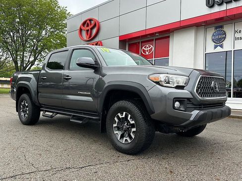 Certified 2019 Toyota Tacoma TRD Off-Road AWD/4WD image 8