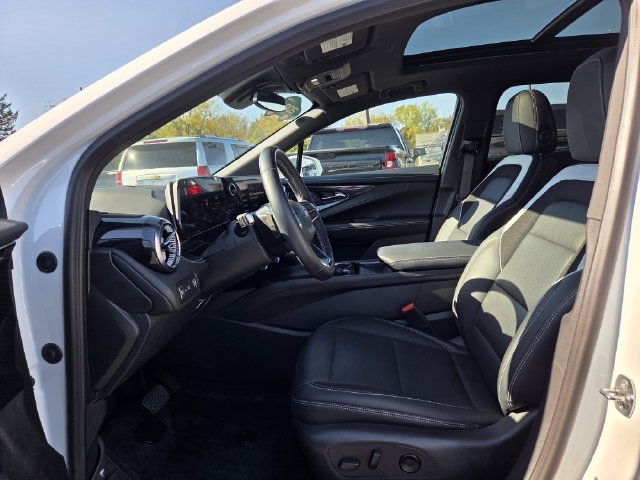 Used 2024 Chevrolet Blazer EV LT AWD/4WD image 22