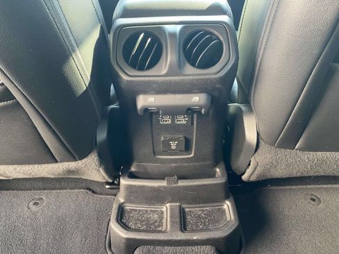 Used 2018 Jeep Wrangler Unlimited Sahara AWD/4WD image 14