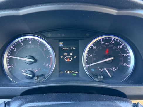 Used 2019 Toyota Highlander XLE image 22