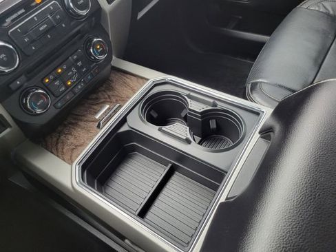 Used 2018 Ford F250 Lariat w/ Chrome Package image 19