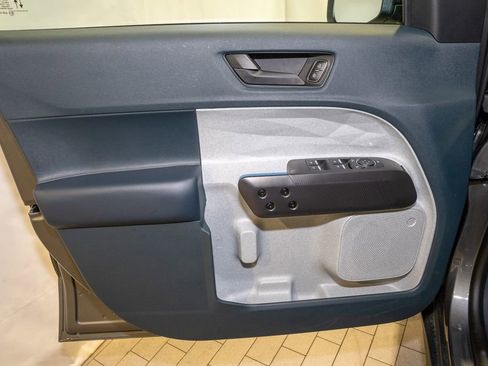 Used 2025 Ford Maverick XLT image 10