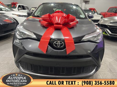 Used 2022 Toyota C-HR XLE FWD image 8