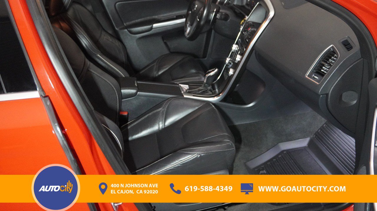 Used 2017 Volvo XC60 T6 R-Design w/ Climate Package AWD/4WD image 8