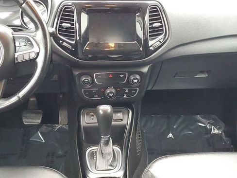 Used 2021 Jeep Compass Latitude image 32