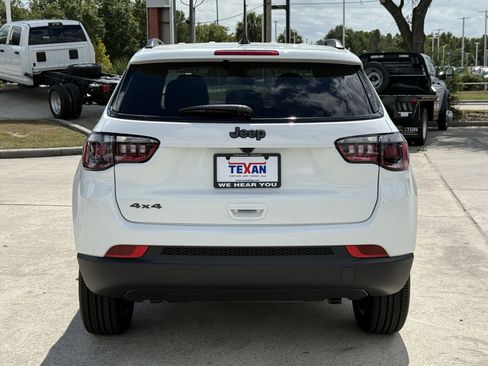 New 2026 Jeep Compass Latitude image 6