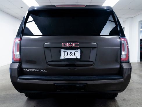 Used 2019 GMC Yukon XL SLT image 5