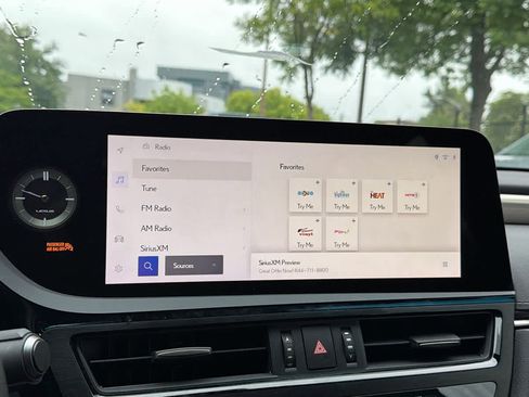 Used 2025 Lexus ES 350 F Sport w/ Accessory Package (Z2) FWD image 14