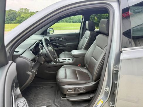 Used 2023 Chevrolet Traverse High Country w/ LPO, Floor Liner Package FWD image 9